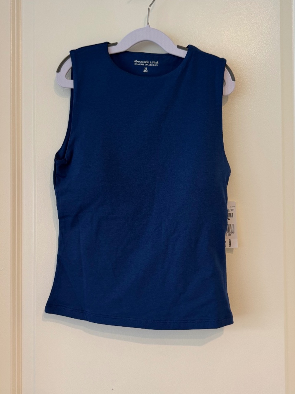 Abercrombie & Fitch Bra-Free Collection Blue Sleeveless Top; Size: XS